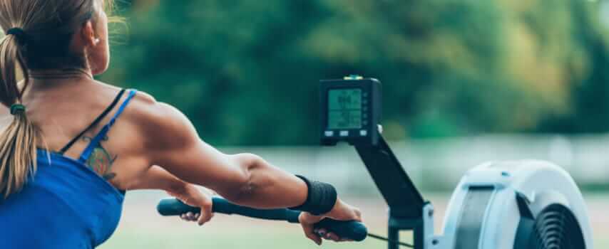 beneficios maquina de remos en cuerpo